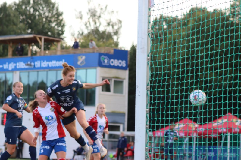 Sara med utligning; 1-1 Foto: Erling Løkken
