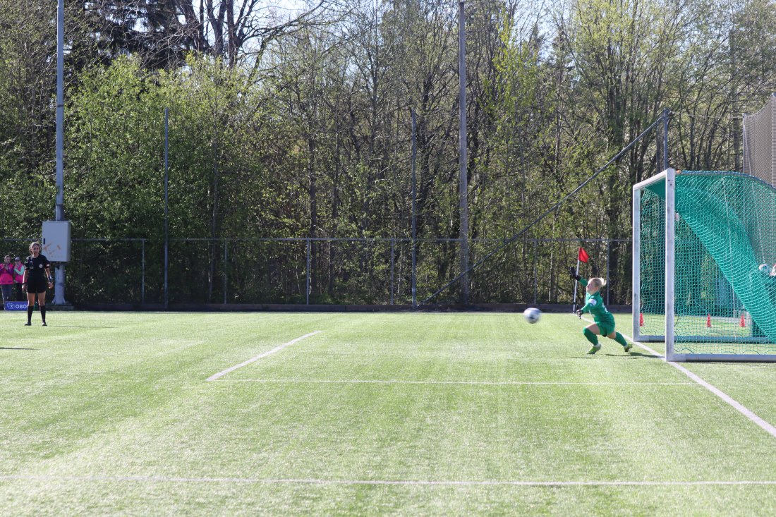 RFE_Rosenborg_RBK_250426_Erling_Lokken_Hildegunn_redder_straffe_1.JPG
