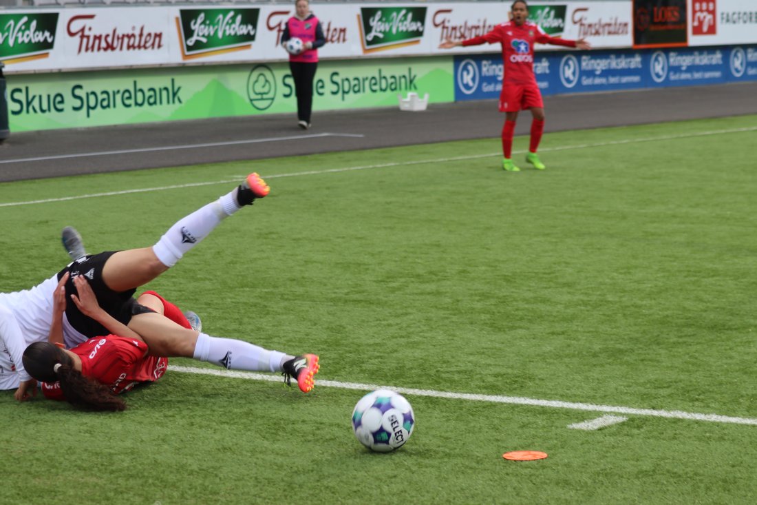 Honefoss_RFE_250422_Erling_Lokken_Felling_Ida_Anya_Oppgitt.JPG