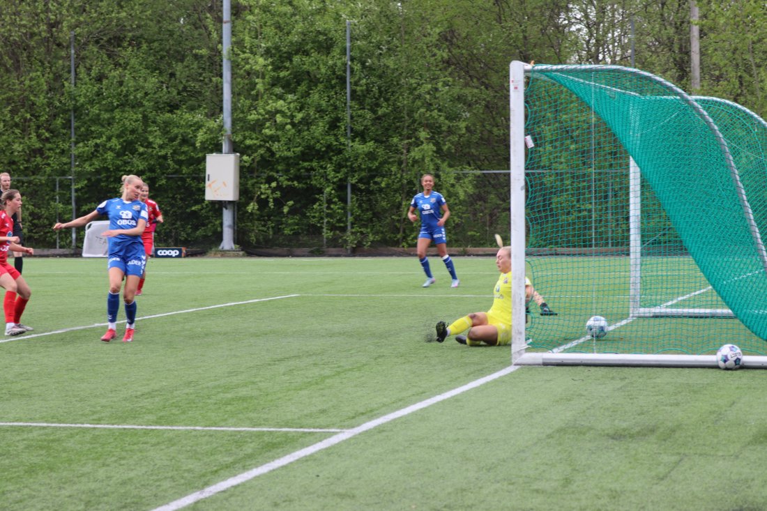 RFE_Lyn_250503_Erling_Lokken_Scoring_Julie_2_1.JPG