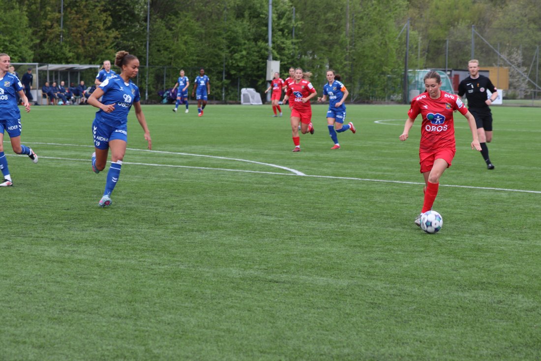 RFE_Lyn_250503_Erling_Lokken_Julie_Steen_m_Ball_Reeves_Kaja.JPG